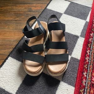 Strappy platform sandal